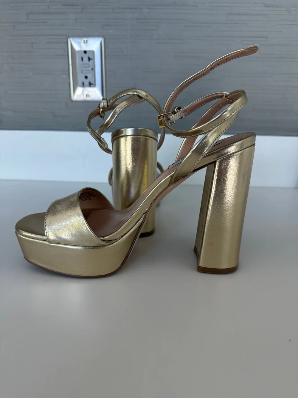 Steve Madden Metallic Gold/Champagne Platform Ankle-Strap Heels Pumps